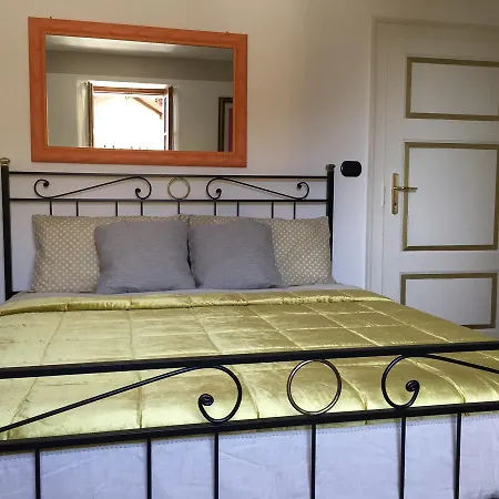 Casa Sakurai Bed & Breakfast
